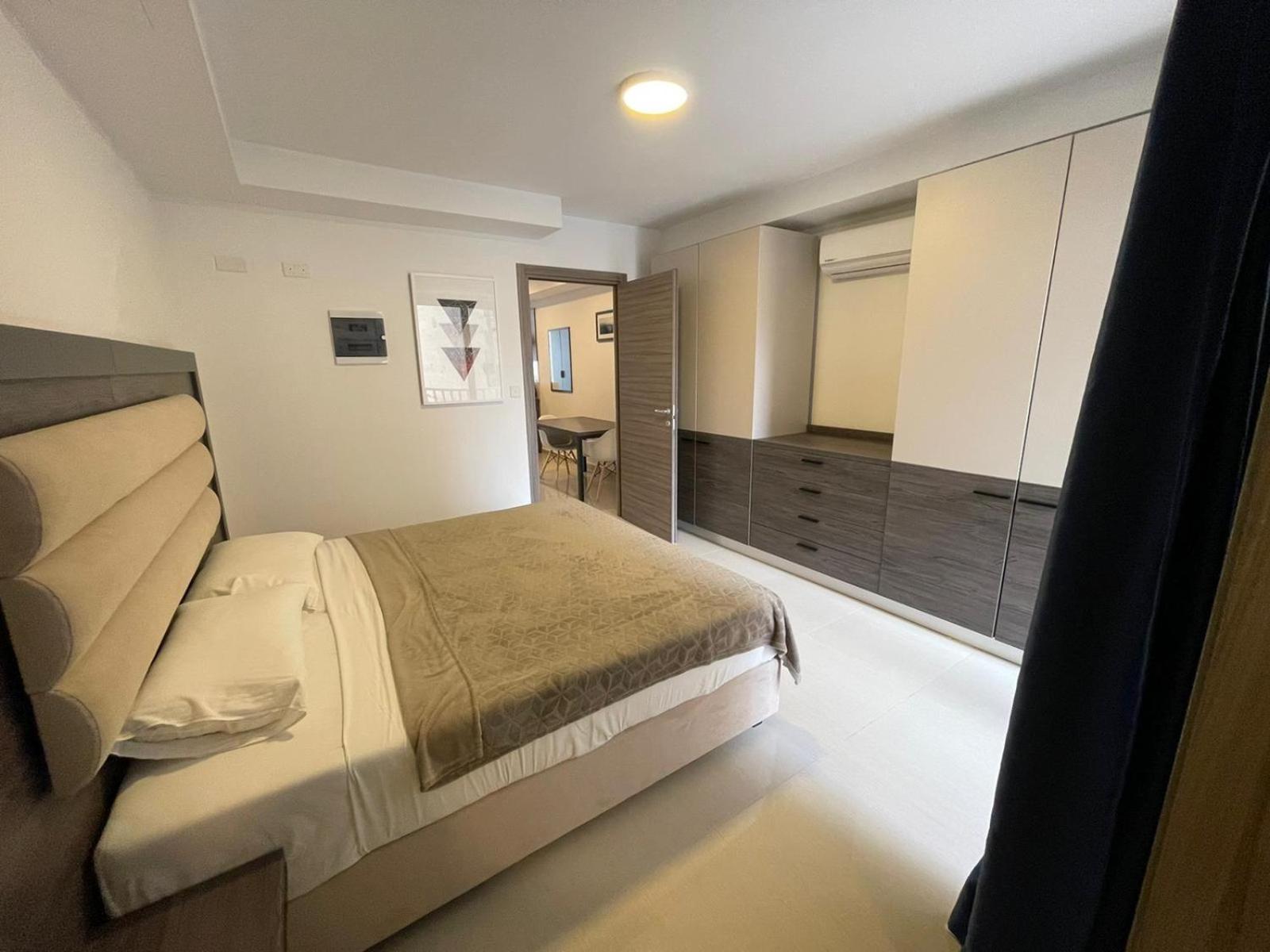 Apartment Valletta View By St *