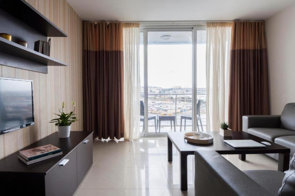 Valletta View By St * Gzira